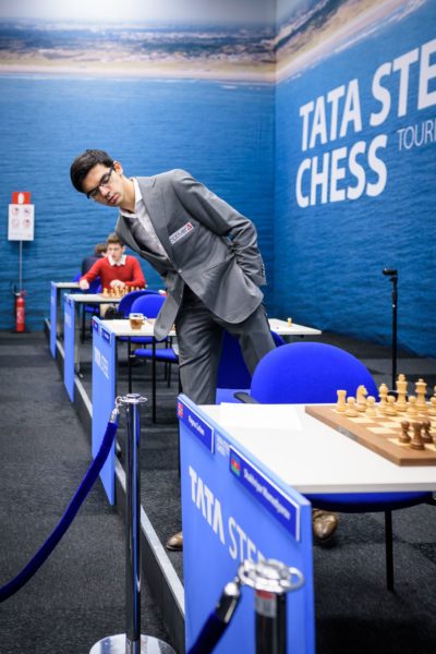 Anish Giri szukający formy Jana-Krzysztofa Dudy